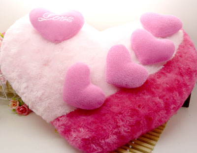 可爱心形靠垫 抱枕 结婚/情人节礼物 沙发汽车靠垫/一生一世5颗心