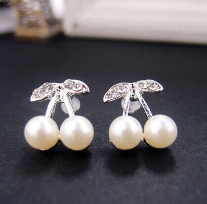 时尚精美珍珠银色镶钻小樱桃耳钉