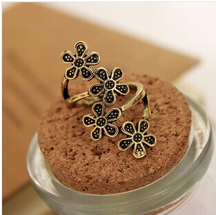 时尚个性四小梅花可爱复古花朵戒指指环/韩国饰品/手饰批发