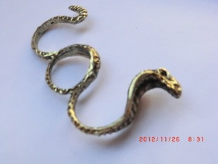 384复古朋克风新品 创意眼镜蛇三指戒指指环潮人必备小饰品 18G