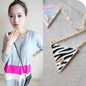 斑马条纹撞色 时尚三角形百搭滴油问号 斑马纹中长款项链 毛衣