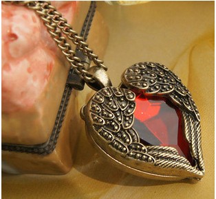 经典复古天使翅膀红心长款项链