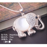 944猫眼石满钻大象毛衣...