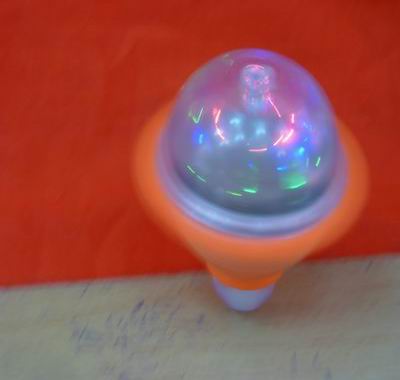 儿童益智炫彩趣味玩具 闪光陀螺 七彩惯性旋转炫彩发光陀螺/转彩陀螺