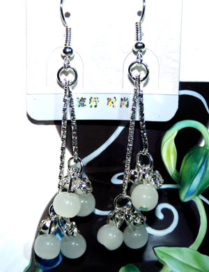 亚太复古流行亮钻珍珠葡萄耳环