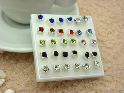 潮流新款韩版点钻 女款时尚耳钉女生饰品 创意个性合金锆石耳钉