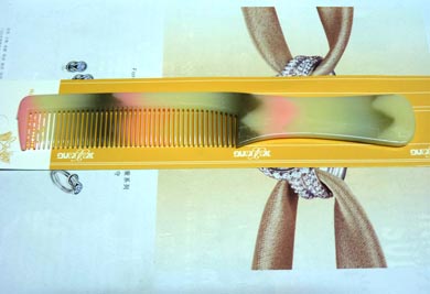 时尚仿玉梳子（细）