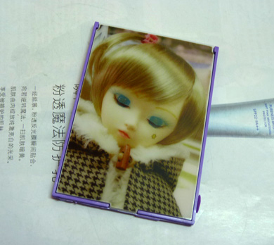 可爱美女  眨眼长方镜带梳（110）