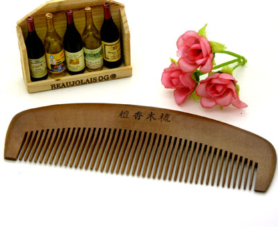 耐热防静电 家用梳  日用梳 木梳----精品檀香木条梳