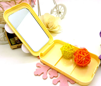 时尚创意迷糊兔新款镜子 化妆镜 便携 挂式 折叠镜子梳妆镜----611化妆工具盒镜子