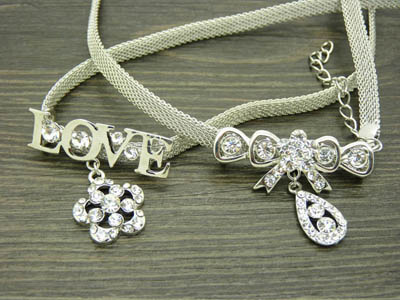 合金镶水钻项链 锁骨链 甜美时尚女款 韩版潮流项链 -最新款合金水钻项链	