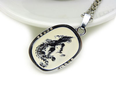  朋克非主流个性男士钛钢吊坠 可配情侣项链 -藏银钛钢镶钻项链