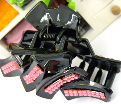 正品韩版发饰水钻爪夹头饰盘发夹顶夹发卡	正品韩版发饰水钻爪夹头饰盘发夹顶夹发卡