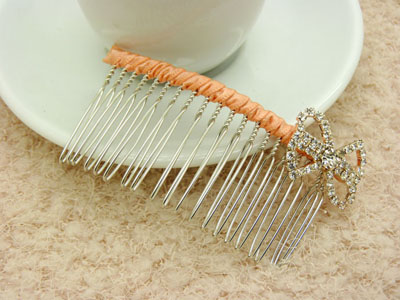 韩版布艺水钻蝴蝶盘发插梳刘海发梳 -合金锆石布艺发梳	