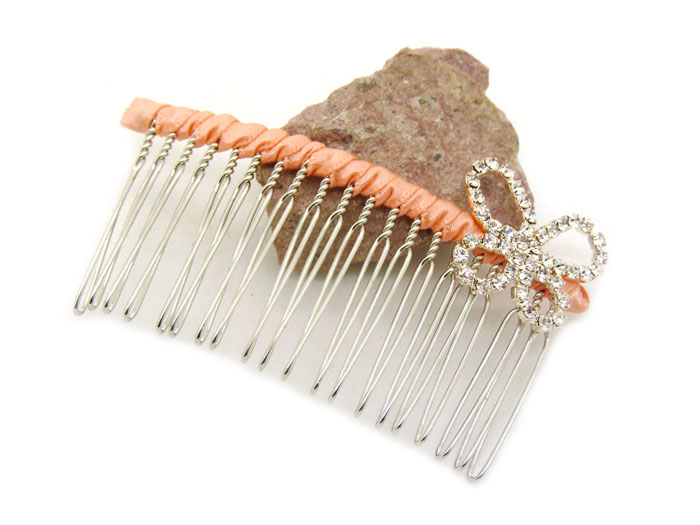 韩版布艺水钻蝴蝶盘发插梳刘海发梳