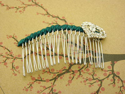 韩版布艺水钻蝴蝶盘发插梳刘海发梳 -合金锆石布艺发梳	