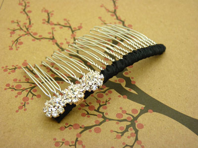韩版布艺水钻蝴蝶盘发插梳刘海发梳 -合金锆石布艺发梳	