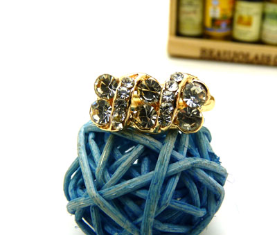 高档奥地利水钻镶钻水晶戒指永不退色持久保色---戒指