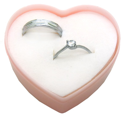 韩版时尚戒指 砖石戒指情侣戒指 一对时尚礼品盒装锆石戒指