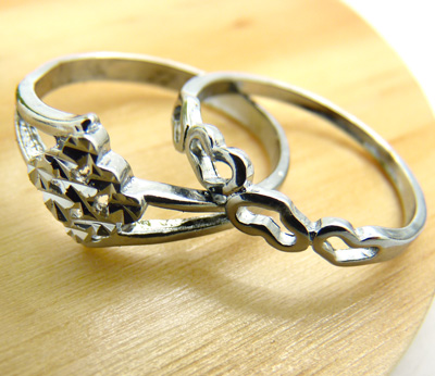 韩版潮人姐妹钛钢戒指 情侣戒指姐妹指环	