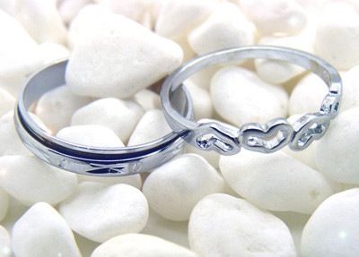 韩国情侣款 韩版潮人女男士银色钛钢戒指 生日礼物盒装 潮流指环