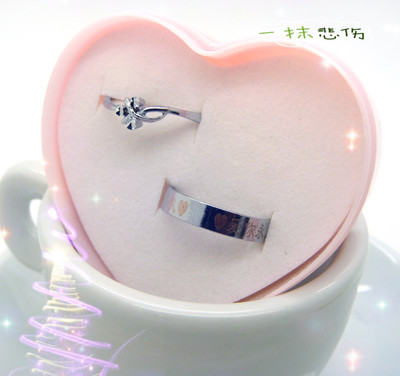 韩国情侣款韩版潮人女男士银色钛钢戒指 生日礼物盒装 潮流指环	