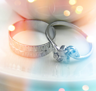 韩国情侣款 韩版潮人女男士银色钛钢戒指 生日礼物盒装 潮流指环