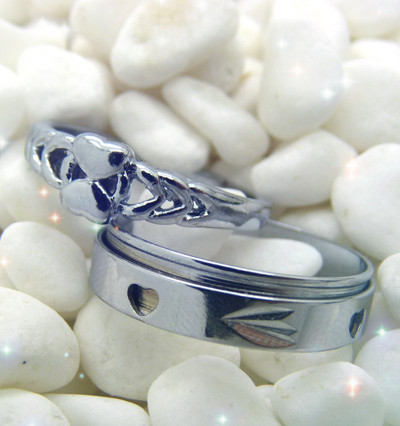 韩国情侣款韩版潮人女男士银色钛钢戒指 生日礼物盒装 潮流指环