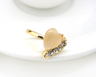 保色镀玫瑰金戒指 女潮人指环宝石镶钻时尚戒 装饰品戒指