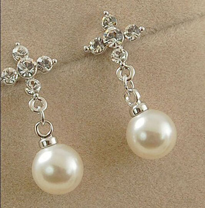 日韩精致时尚气质水钻耳钉耳环耳挂 女防过敏耳饰品	