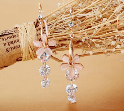 日韩精致时尚气质水钻耳钉耳环耳挂 女防过敏耳饰品	