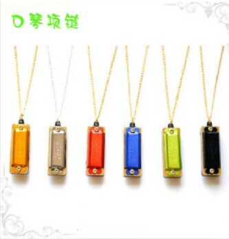 世界上最小的迷你口琴项链	