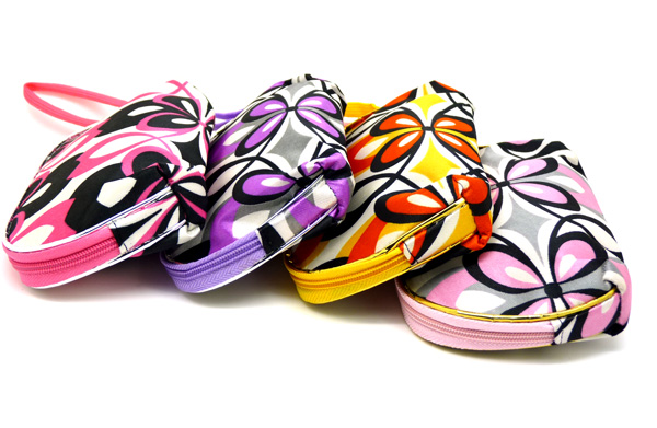 新款可爱点点PU化妆包 手拿包 女式收纳包 零钱包