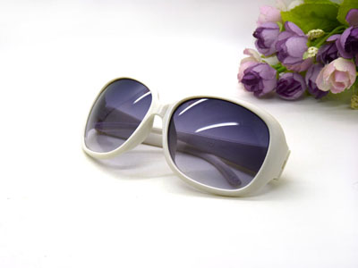  时尚百搭金属扣虎结高档太阳眼镜-823	