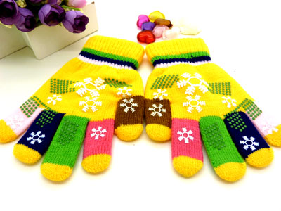 流行五彩保暖个性手套冬款五指小宝宝雪花手套（34号）