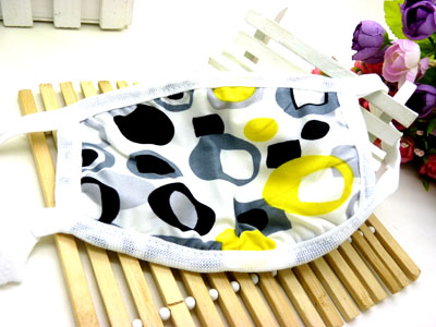 时尚可爱舒适立体七彩口罩 纯棉冬季保暖	