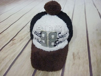 秋冬天可爱毛球帽子 鸭舌棒球帽 -户外儿童毛绒帽	