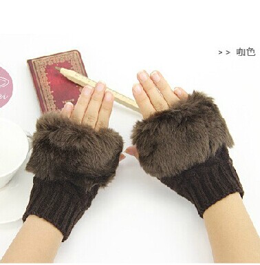韩版冬季女款仿兔毛半指手套-黑咖啡卡其色混搭	