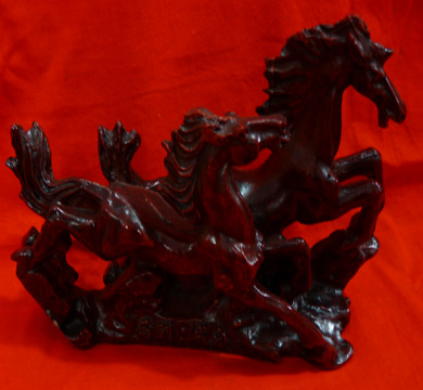 红木马	