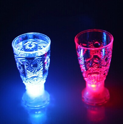 开关款创意七彩酒杯酒吧专用发光杯-小酒杯 单个