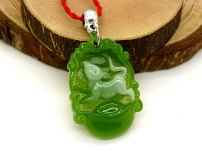 夏季摆摊热卖爆款夜光12生肖吊坠 项链（每个客户每次限购120个）