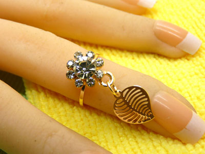 金色戒指 复古风女士宝石戒指 百搭款指环