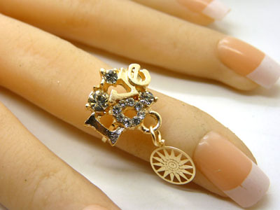 金色戒指 复古风女士宝石戒指 百搭款指环