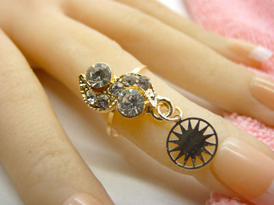 金色戒指 复古风女士宝石戒指 百搭款指环