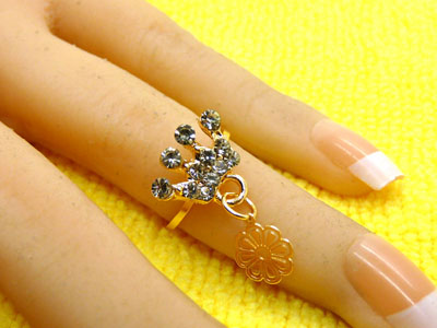 金色戒指 复古风女士宝石戒指 百搭款指环