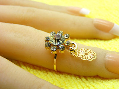 金色戒指 复古风女士宝石戒指 百搭款指环