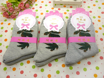 新款2015 正版阿伊诺彩棉精品卡通纯棉袜中筒春秋冬季潮款