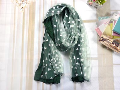 秋冬季爱心雪花图案加厚加长学生保暖植绒围巾 -爱心雪花