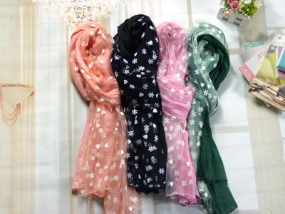 秋冬季爱心雪花图案加厚加长学生保暖植绒围巾 -爱心雪花