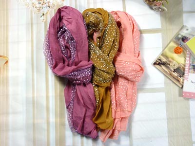 冬季新款长巾 欧美百搭缎面围巾复古双层小白花丝巾 -小白梅